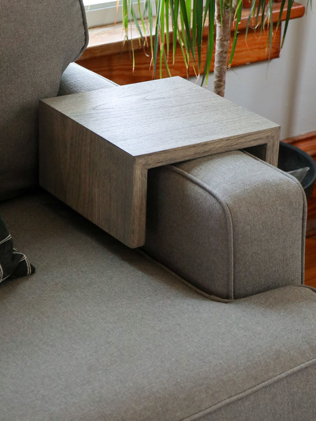 Earthly Comfort Solid Grey Hackberry Hardwood Armrest Table Earthly Comfort Coffee Tables 1686-4