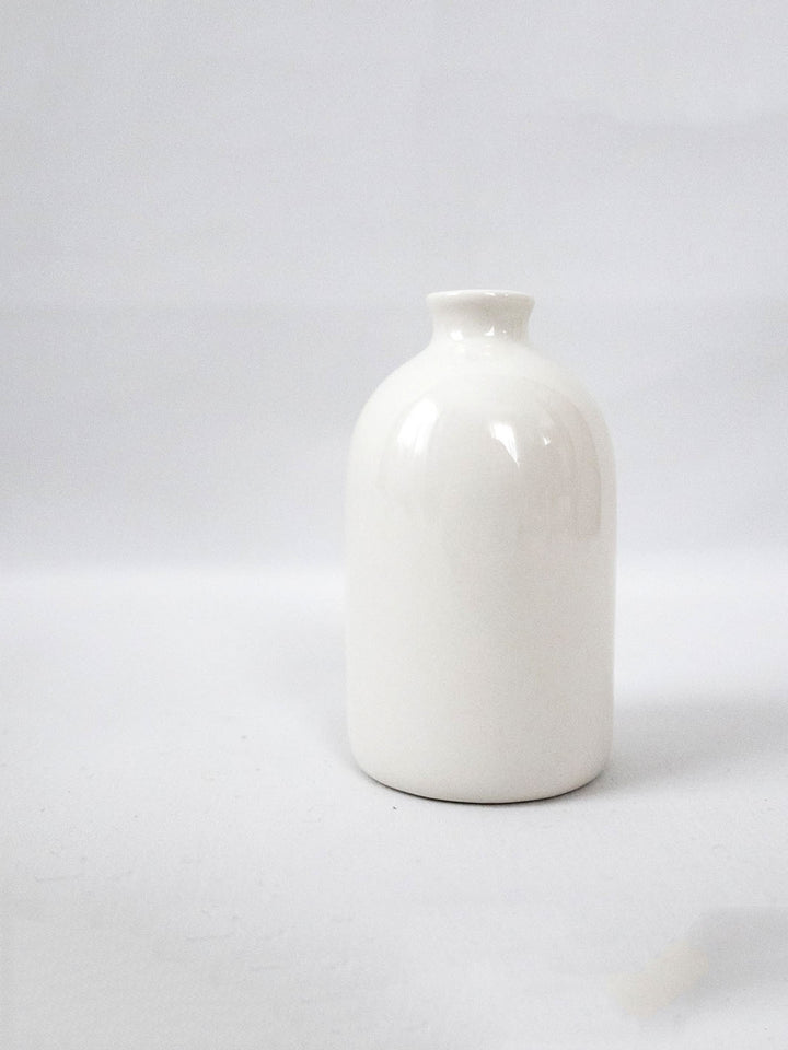 White Porcelain Bud Vase Earthly Comfort Home Decor ECH752-3